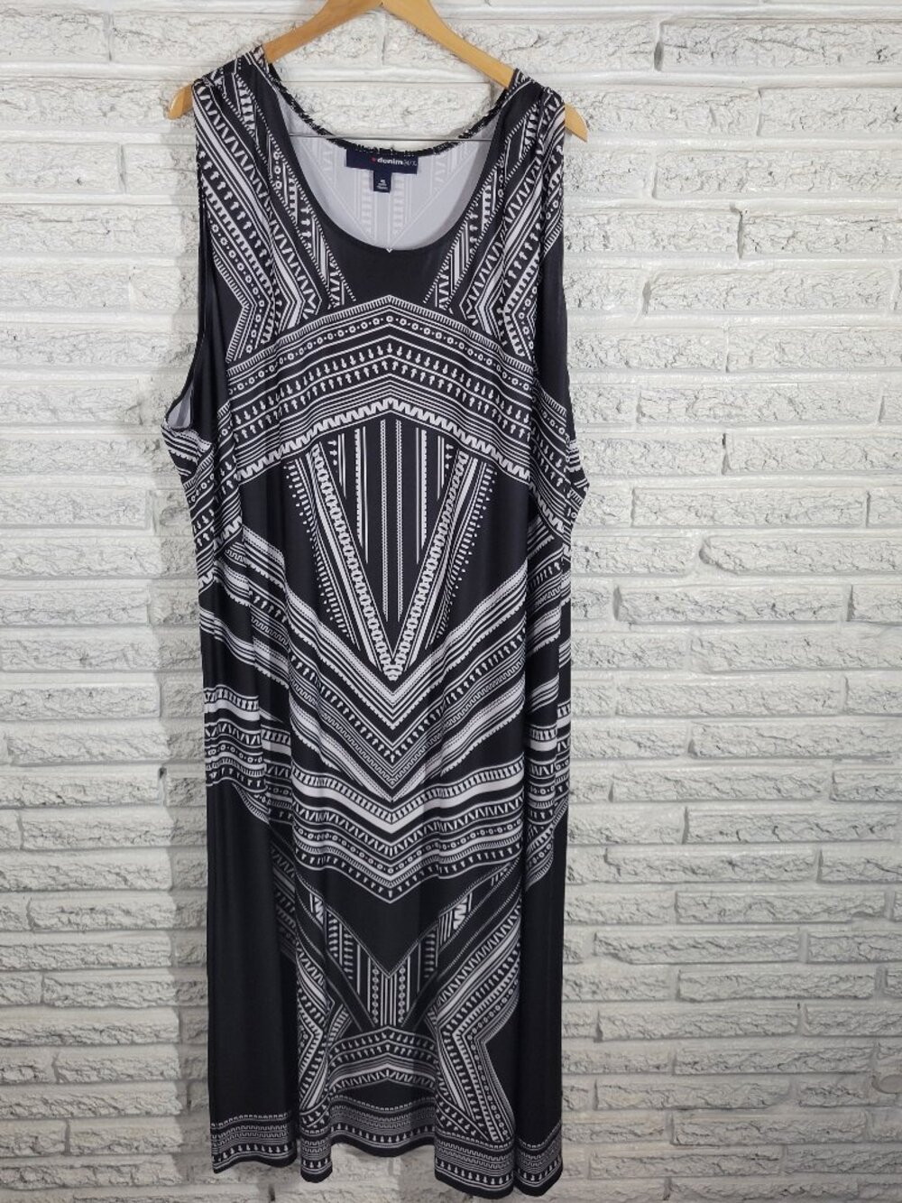 Denim 24/7 Sheath Dress 4X Plus Black White Geometric Midi Sleeveless GEO28E